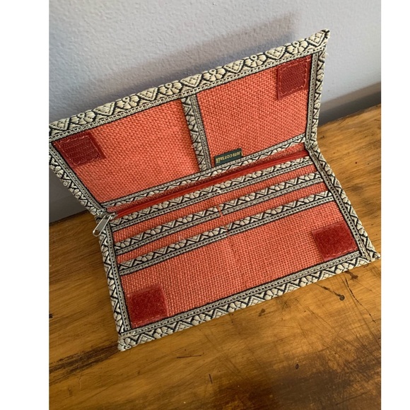 Jute Cottage Hand Woven Wallet - Picture 5 of 6